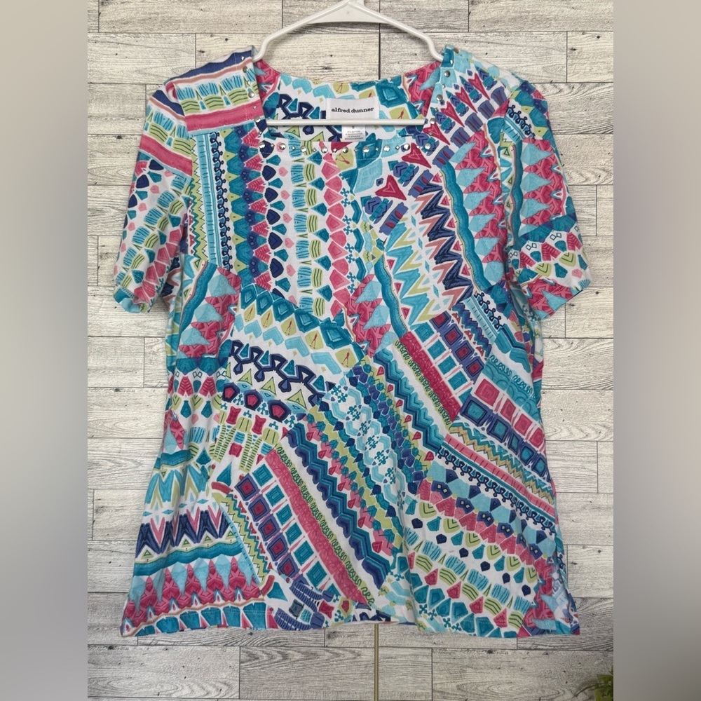 Alfred Dunner bright color women’s shirt (size small)